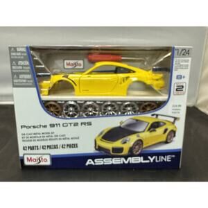 Maisto Assembly Line 1:24 2019 Porsche 911 GT2 RS Yellow Diecast Model Car New